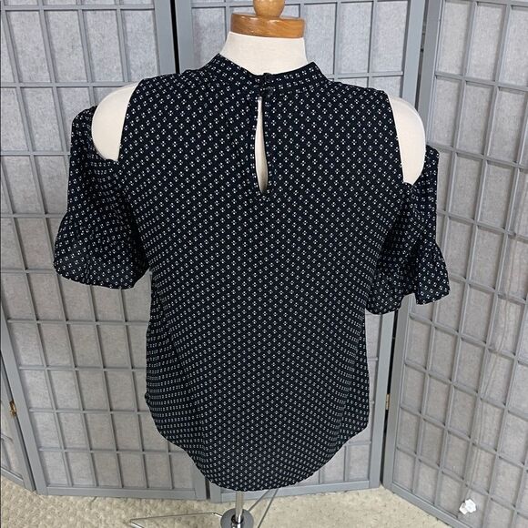 Tristan Monochrome Cold Shoulder Blouse - Picture 3 of 6